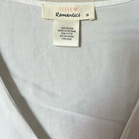 Urban Romantic white Shirt V neck size M - Picture 2 of 4